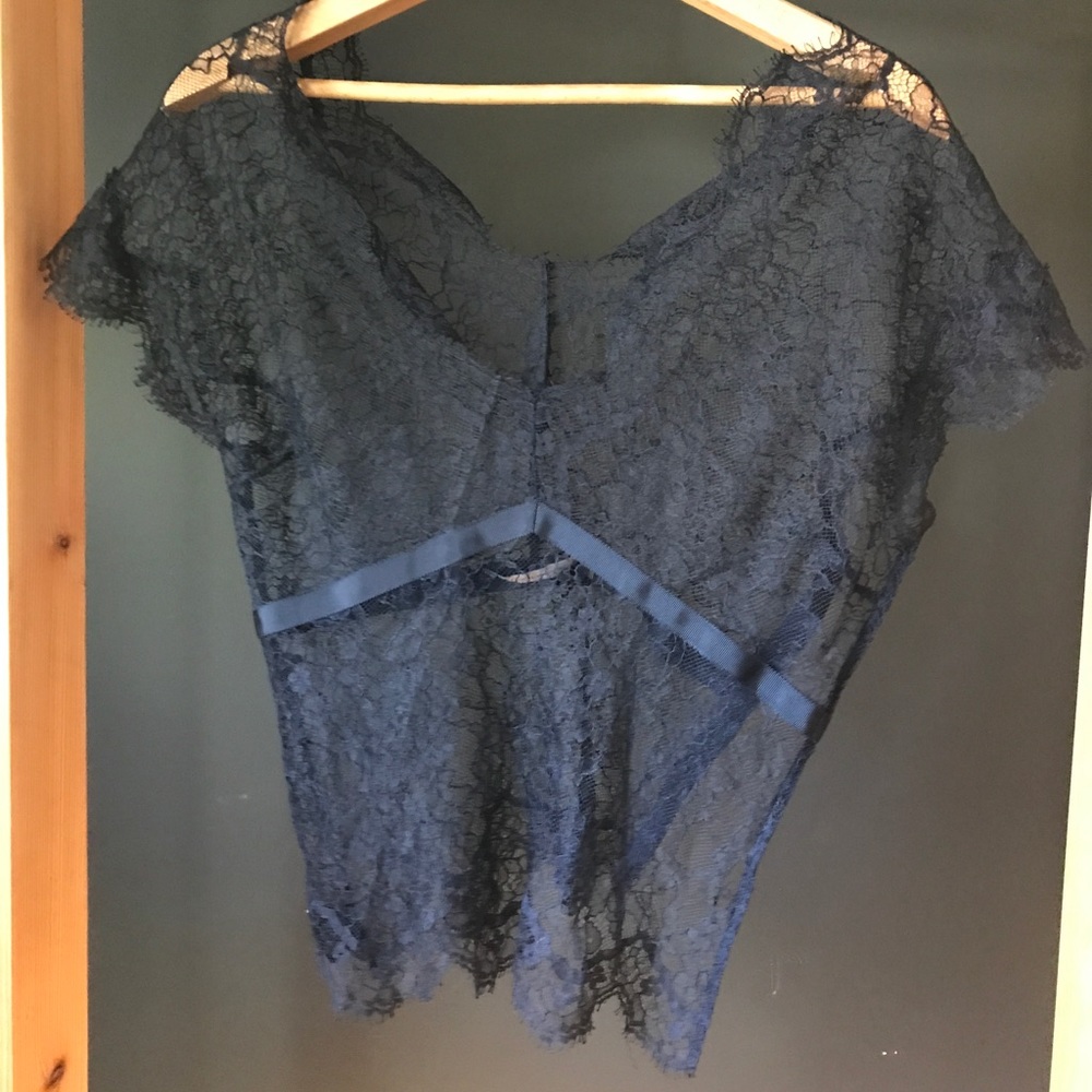 Delicate lace Tahari top
